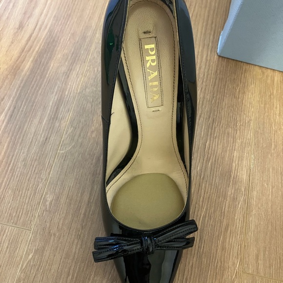 Stunning US size 9 black Prada heels! Dust Bags and Box included. - Picture 4 of 5